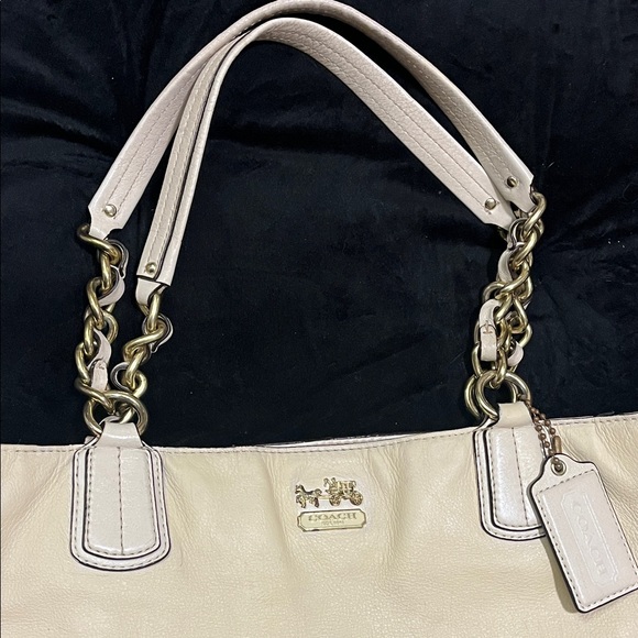Coach Ivory Leather Shoulder Bag With hang tag, Fair condition - Picture 10 of 14